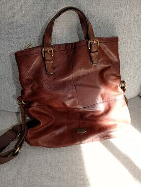 Fossil ~Rich Chestnut Brown Explorer Leather Bag With Fossil Key!